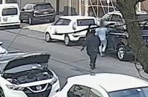 GRAPHIC VIDEO: Man Executed On NY Street By Assassin Pretending To Be Fixing Car