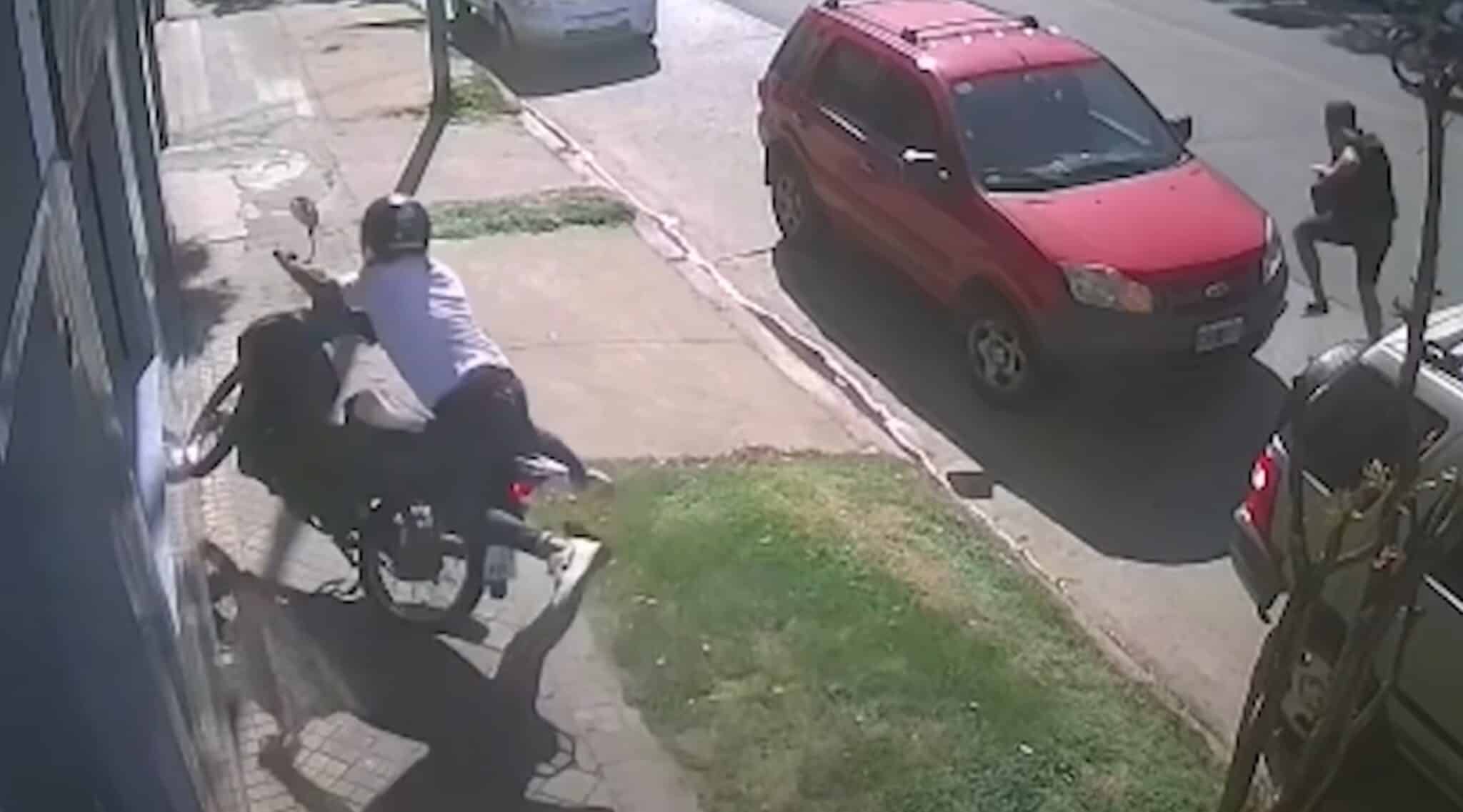 This Is What You Look Like Trying To Ride A Motorcycle After Being Shot By The Person You Were Trying To Rob