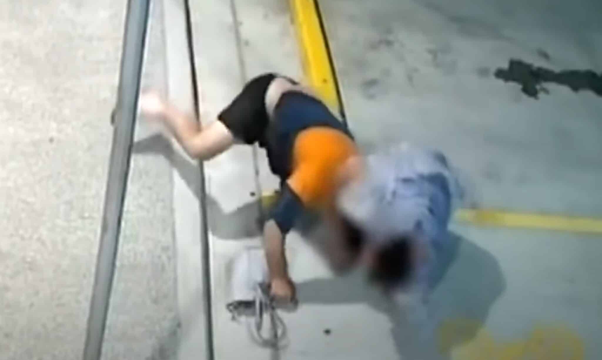 Grandma Has Her Way With Man After He Stole Her Purse, Puts Him In Headlock And Wins The Day