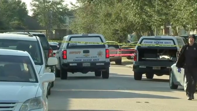 Armed Girlfriend And Boyfriend Open Fire On 3 Robbery Suspects, 1 Dead