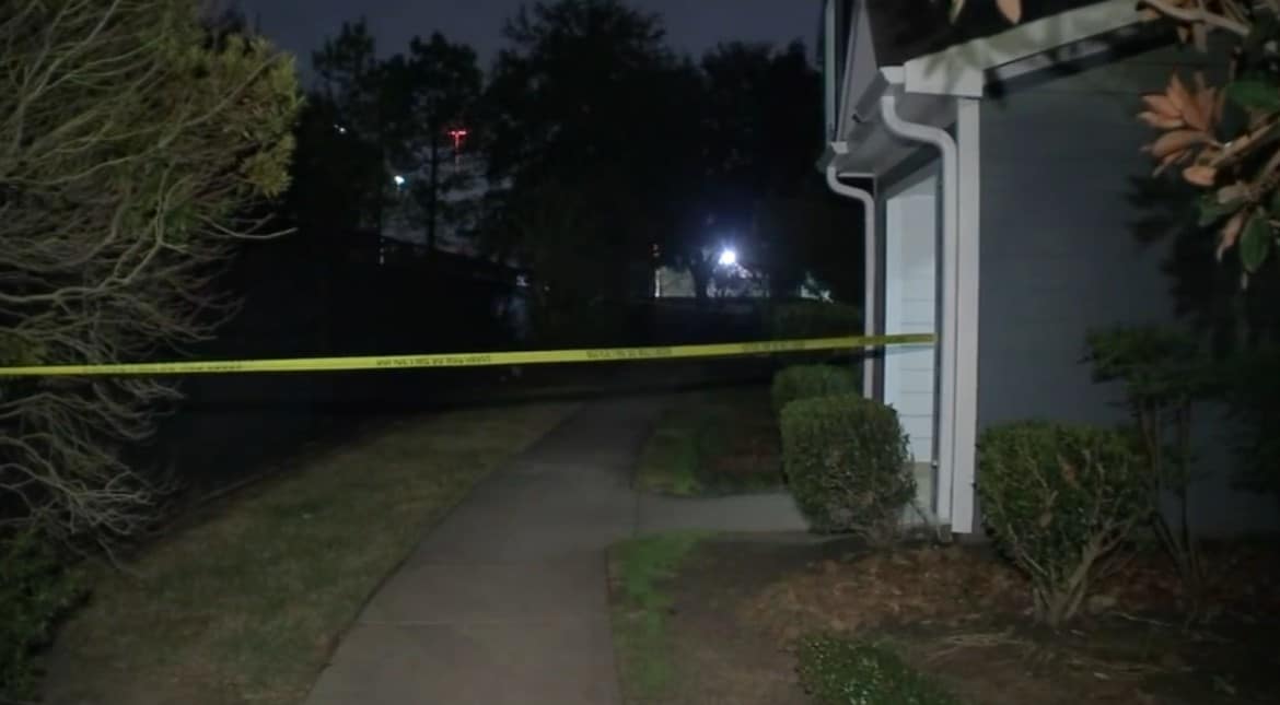 Man Shot By Ex-Girlfriend After Throwing Paver Through Glass Door And Chasing Her Through The Apartment