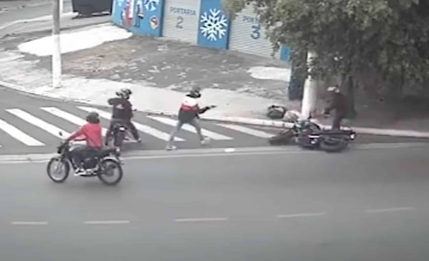 Man Plays Helpless Victim During Robbery, Then Opens Fire, Killing Both Attackers