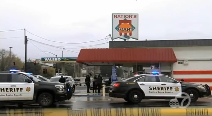 Off-Duty Officer Fatally Shoots Armed Robber At Fast Food Restaurant