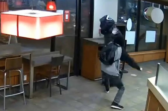 Man Stabbed 4 Times At Restaurant For No Reason At All