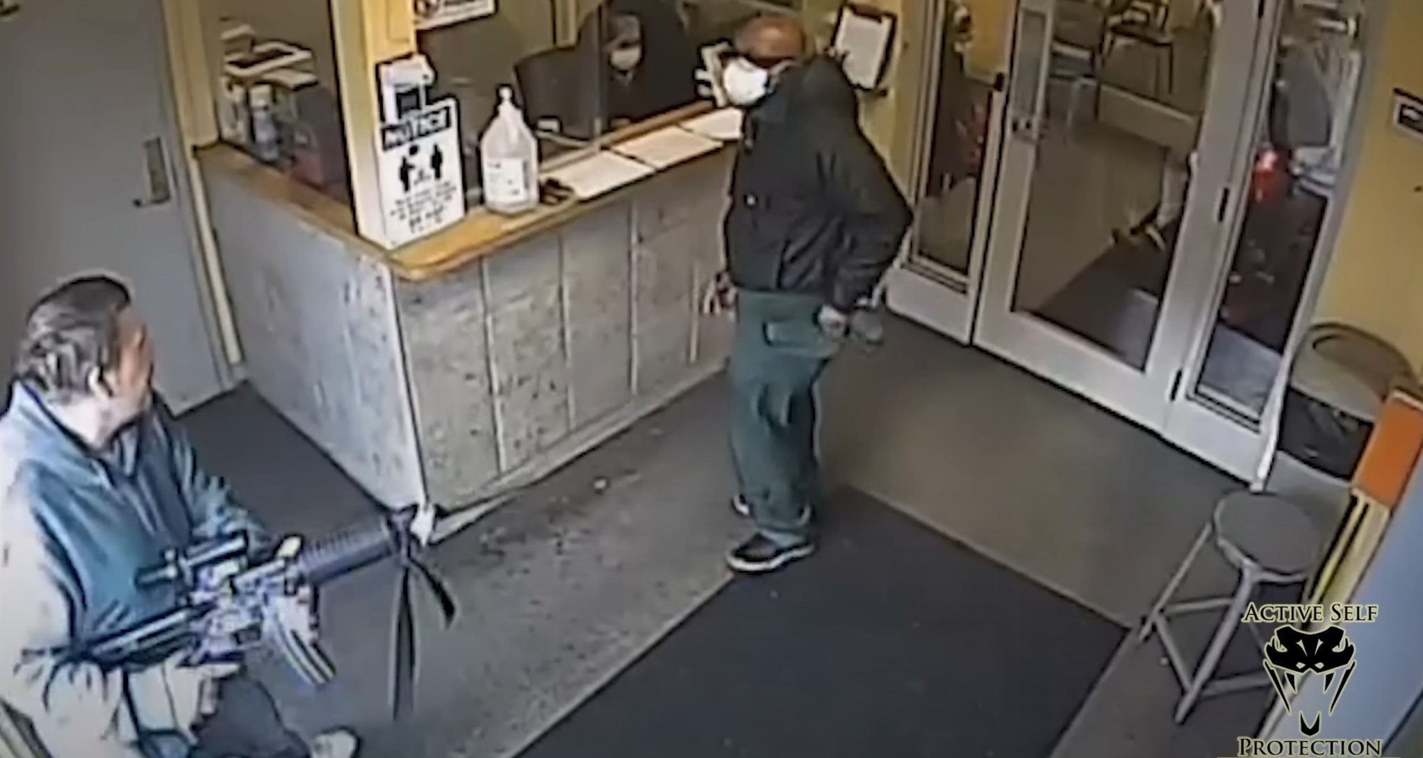 Security Guard Successfully Overpowers And Disarms Man With Rifle In Buffalo