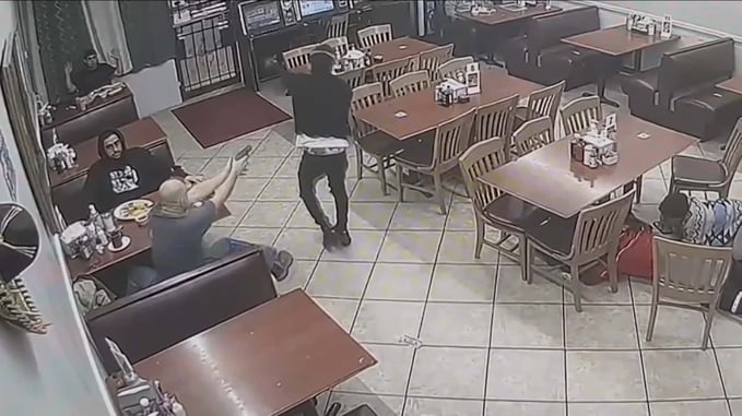[WATCH] Armed Customer Shoots Robber Dead, Then Returns Stolen Money To Patrons