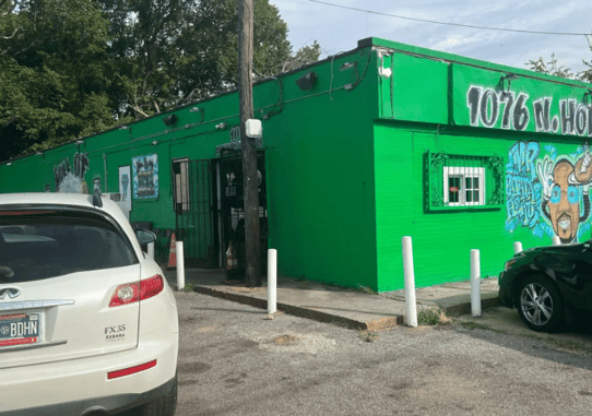Naked Man Shot Dead Inside Restaurant After Locking Himself Inside, Threatening Owners