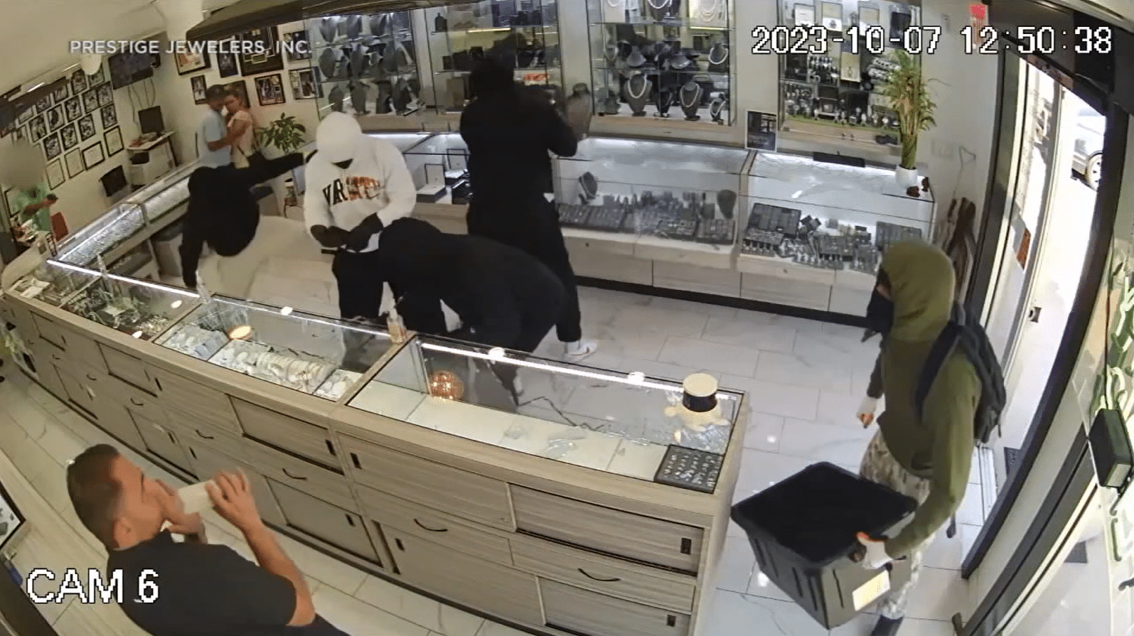 Jewelry Store Employee Opens Fire On Smash-And-Grab Suspects In California