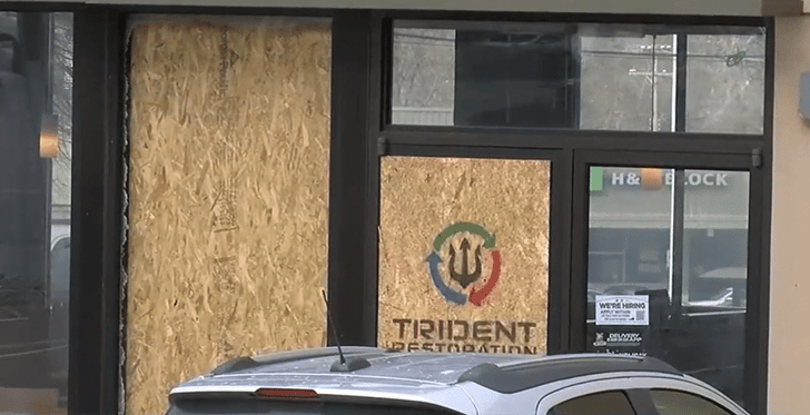 Concealed Carrying Taco Bell Employee Shoots Armed Robber