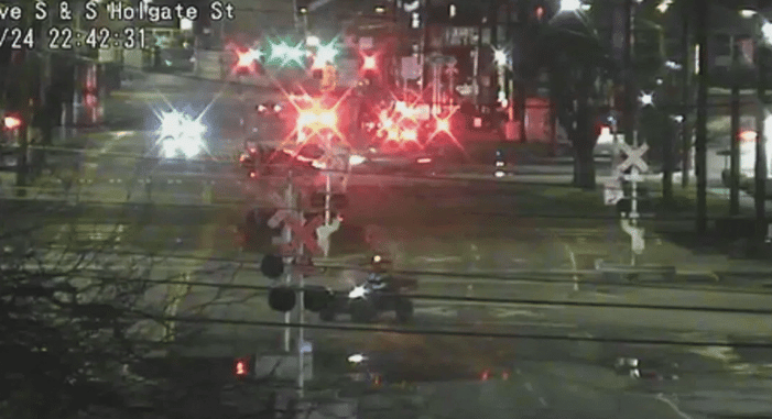 Concealed Carrier Suffers Serious Stab Wounds During Scooter Theft, Fires Shots At Attacker, Hitting Target