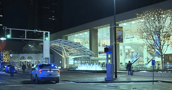 Mall Security And Bystander Pull Guns And Shoot During Mall Food Court Shooting; 6 Injured
