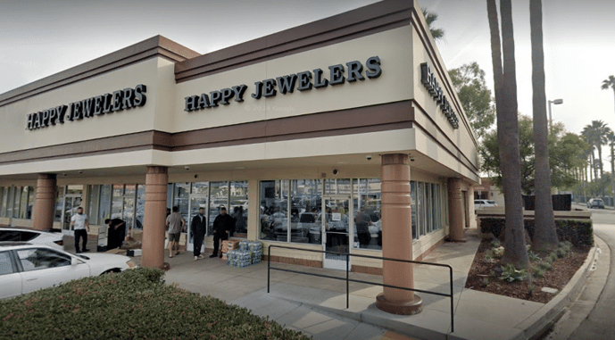 Jewelry Store Guard Opens Fire On 3 Armed Suspects During Attempted Robbery