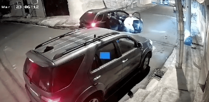 [WATCH] Armed Americans In Ecuador Use Their Guns To Defend Against Group Of Armed Robbers