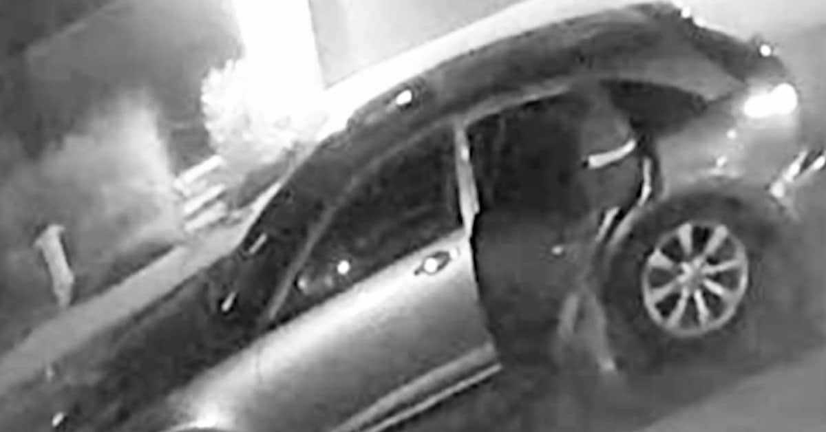 secret service agent robbed at gunpoint