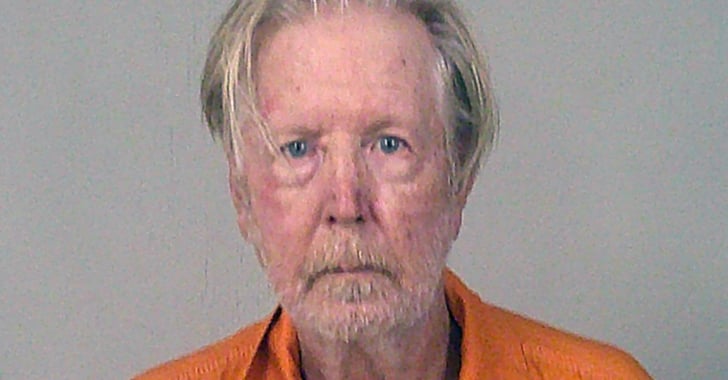 2 Armed Citizens Draw On Man Threatening Verizon Staff With Knife