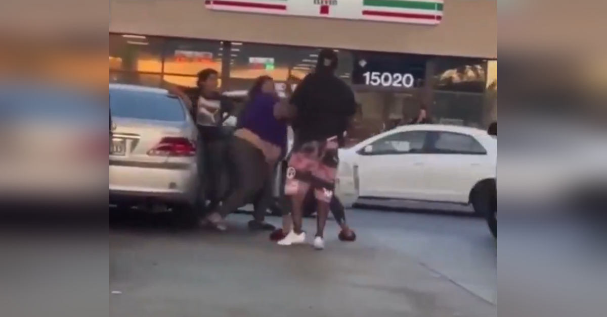 VIDEO: Bystander Tries Breaking Up Fight, But Is Brutally Attacked Instead; When To Not Get Involved