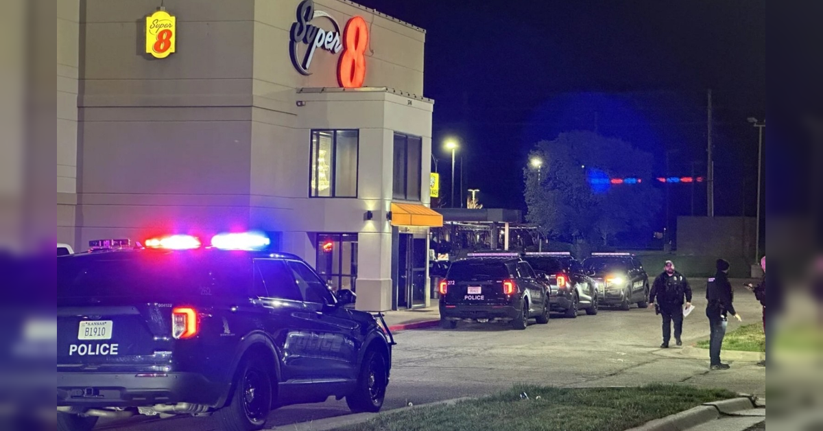Wichita Woman Shoots Boyfriend in Self-Defense at Hotel after Being Stabbed