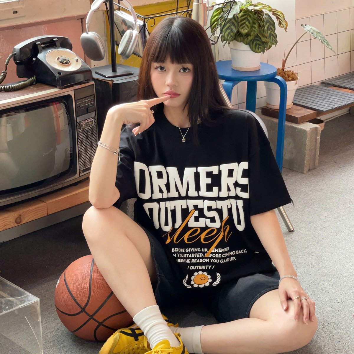 OUTERITY Dreamer 男女通用 Boxy 版型印花 T-Shirt