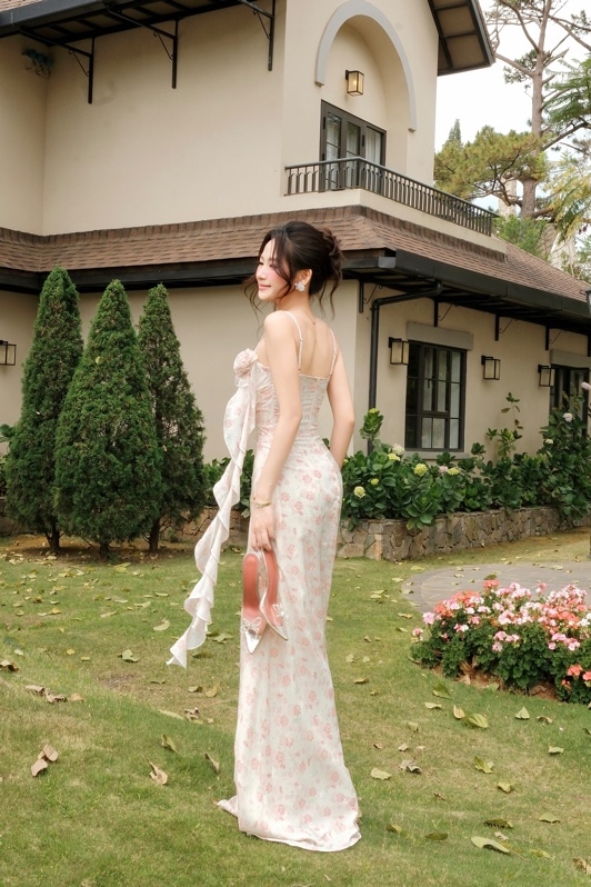 THAOBIBI Textured Ruffle Maxi Dress