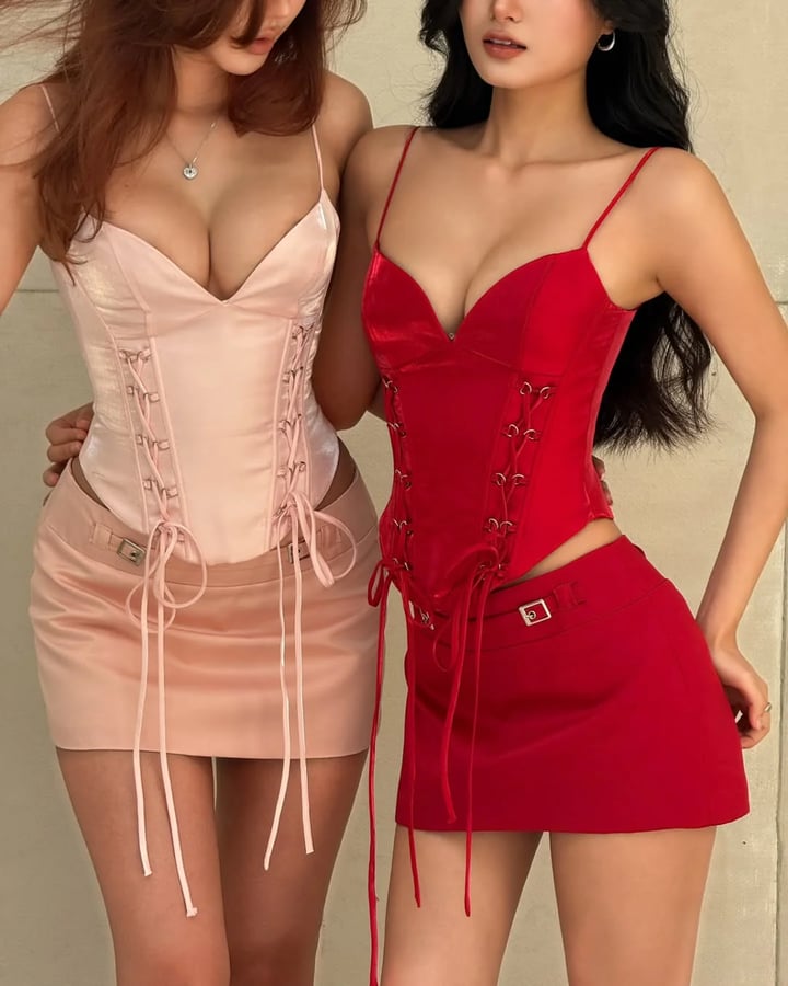 VALENTINA 低腰緞面迷你裙 附腰帶 AIAI