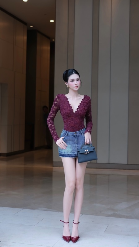 THAOBIBI 蕾絲修身連體衣
