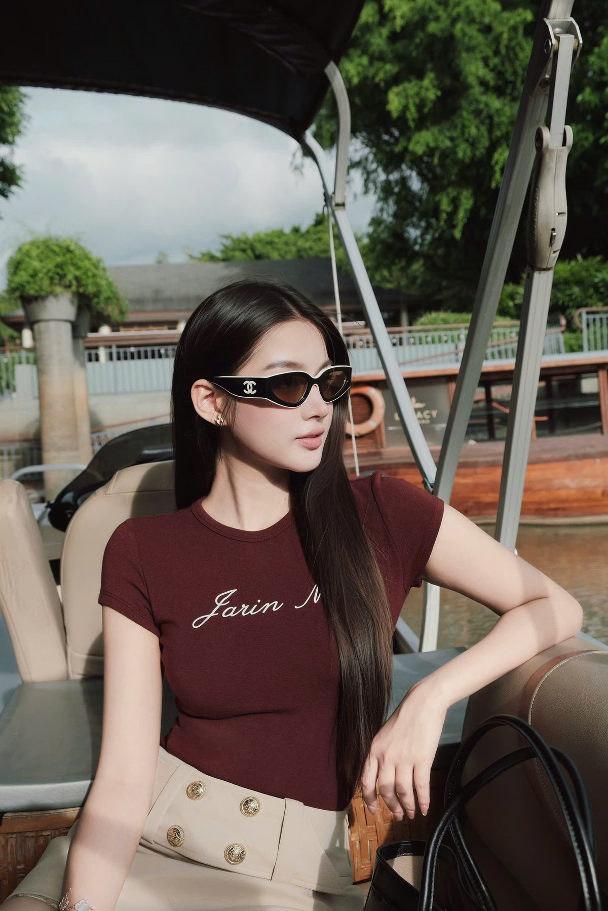 CHOU CHOU Farin Mas Graphic Short Sleeve T-Shirt