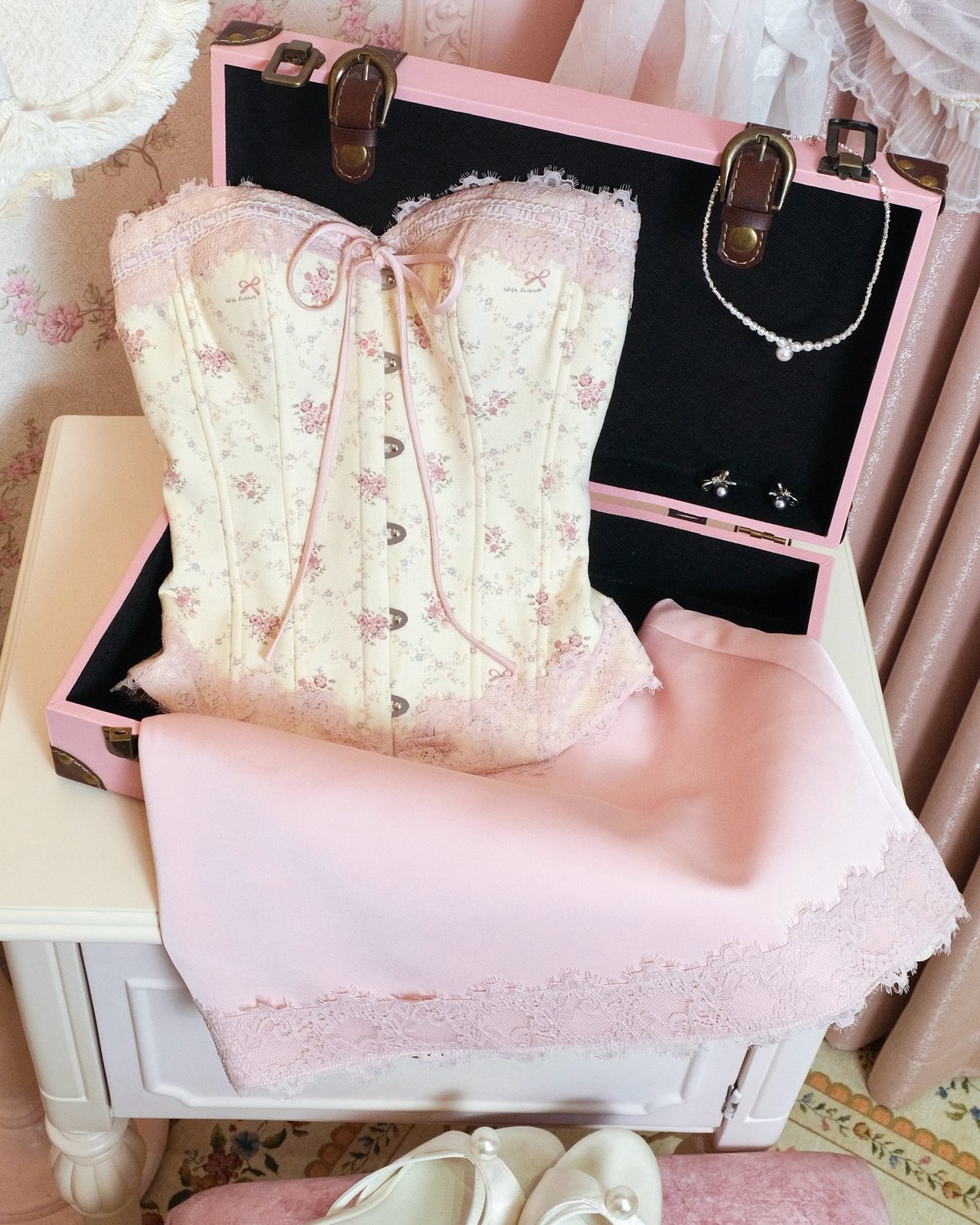 JUBIN Marcie Floral Lace Sweetheart Neckline Corset Top