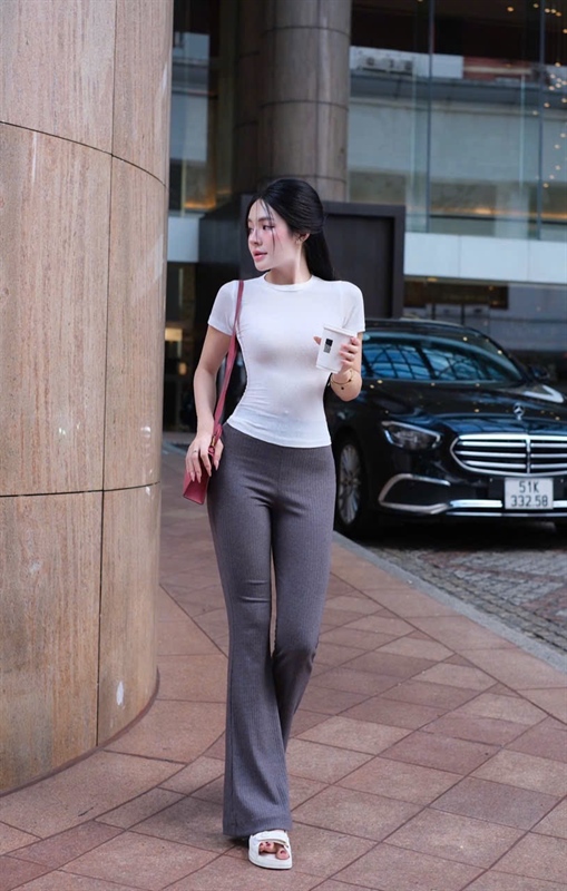 THAOBIBI Flared Trousers