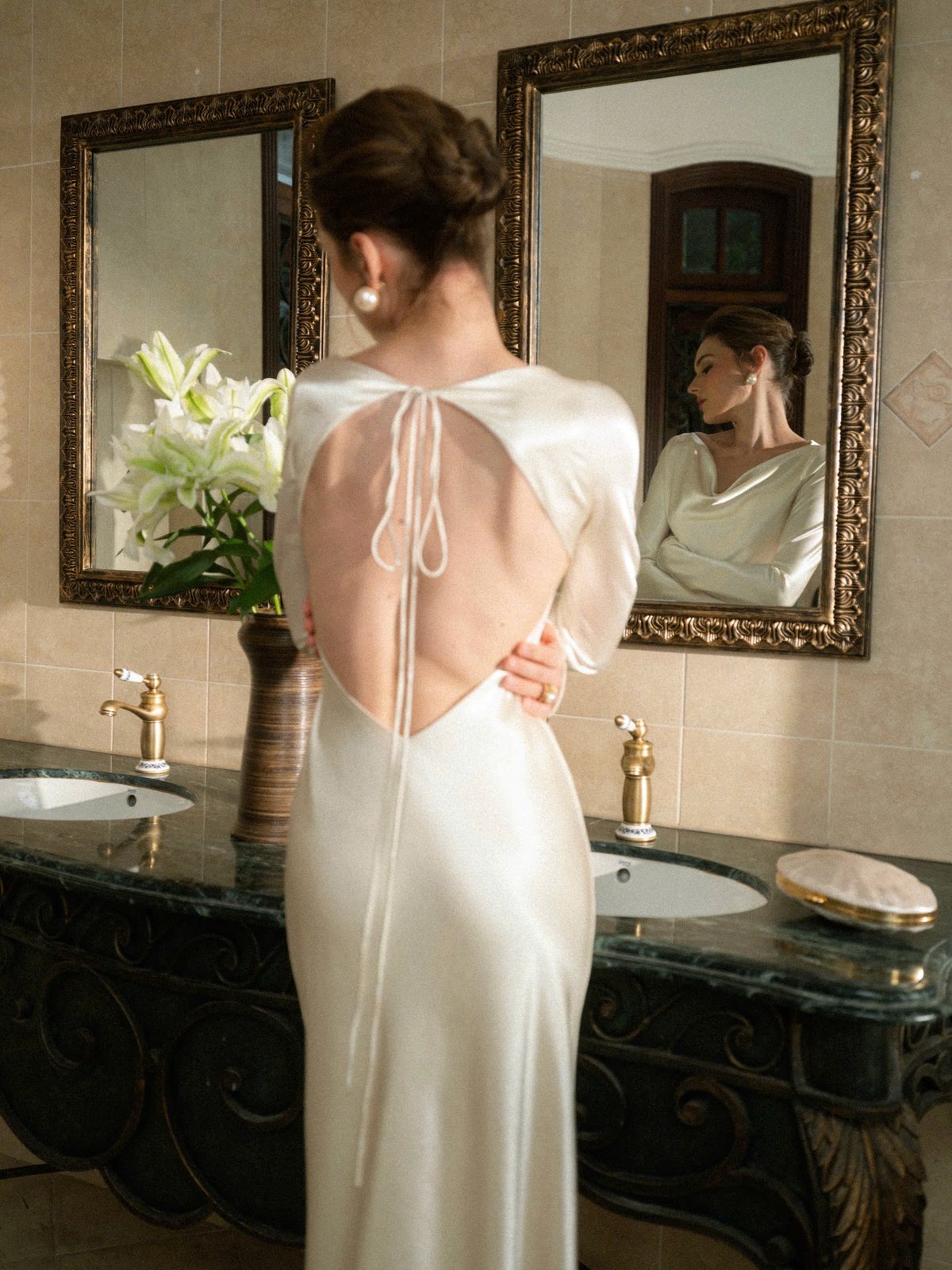 KISSERINE SOLIRA Satin Cowl Neck Long Sleeve Maxi Dress 緞面垂墜領長袖禮服裙