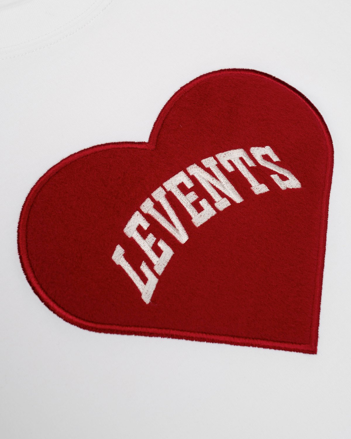 Levents® Furry Heart 絨毛愛心半寬鬆版 T-shirt