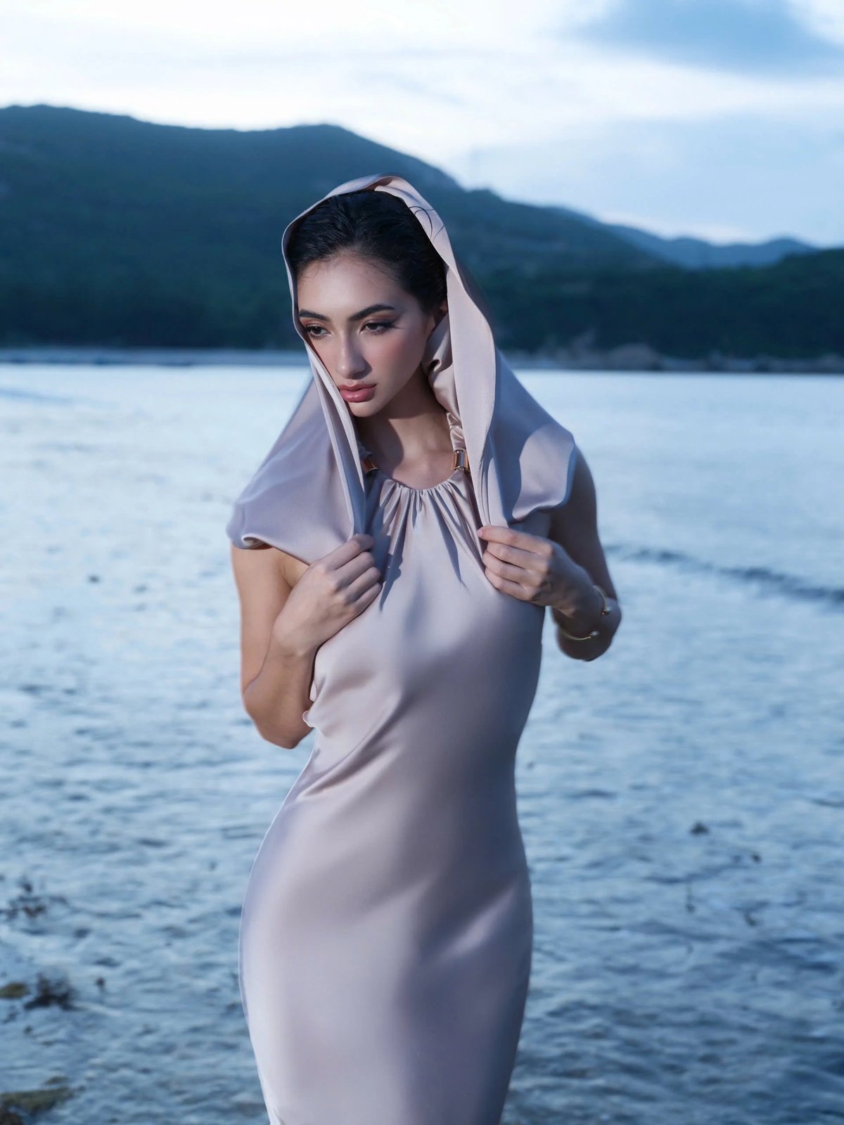 KISSERINE Arabella Satin Halter Neck Dress 緞面掛脖式長裙
