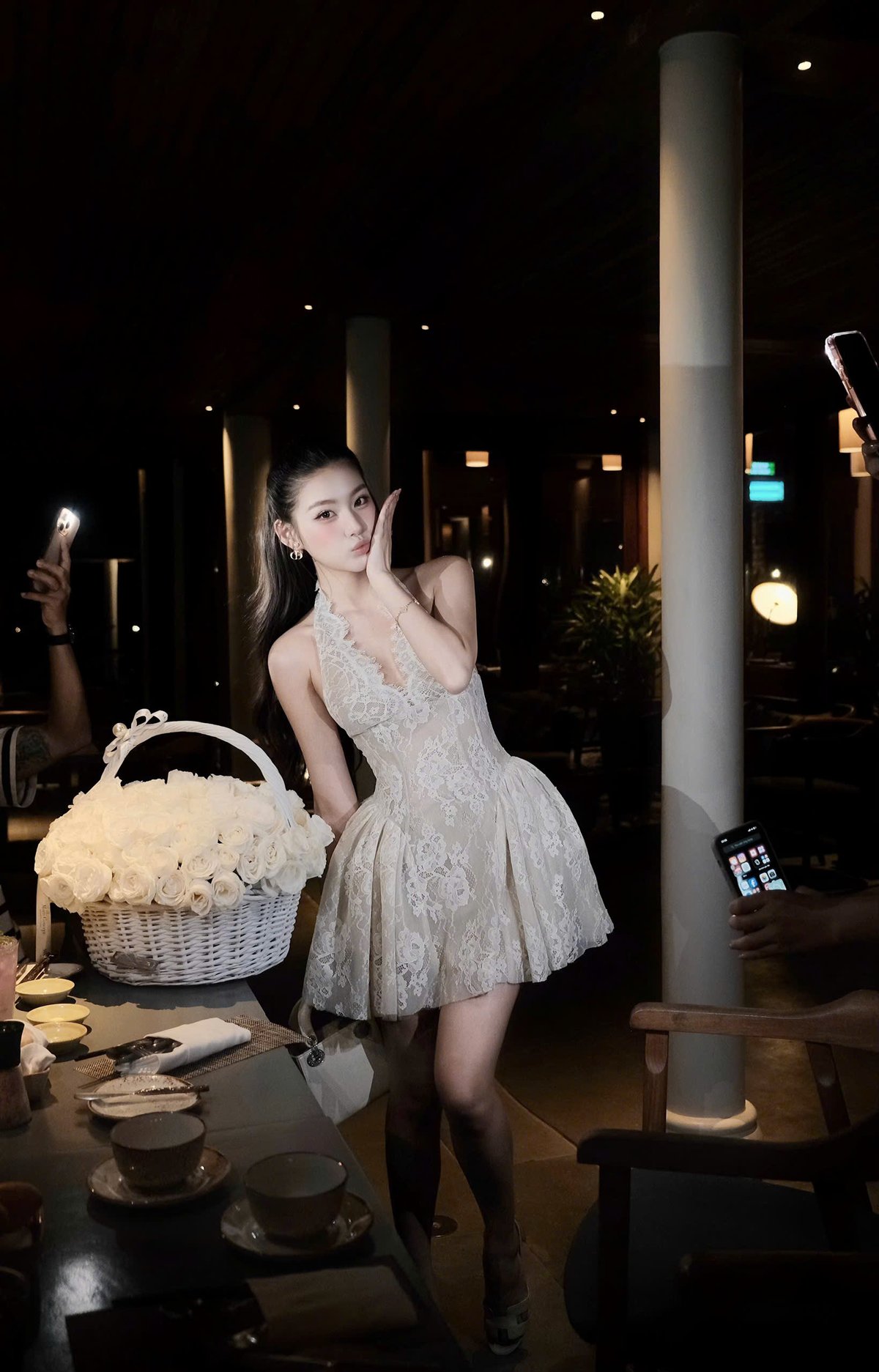 CHOU CHOU 蕾絲褶皺吊帶短裙