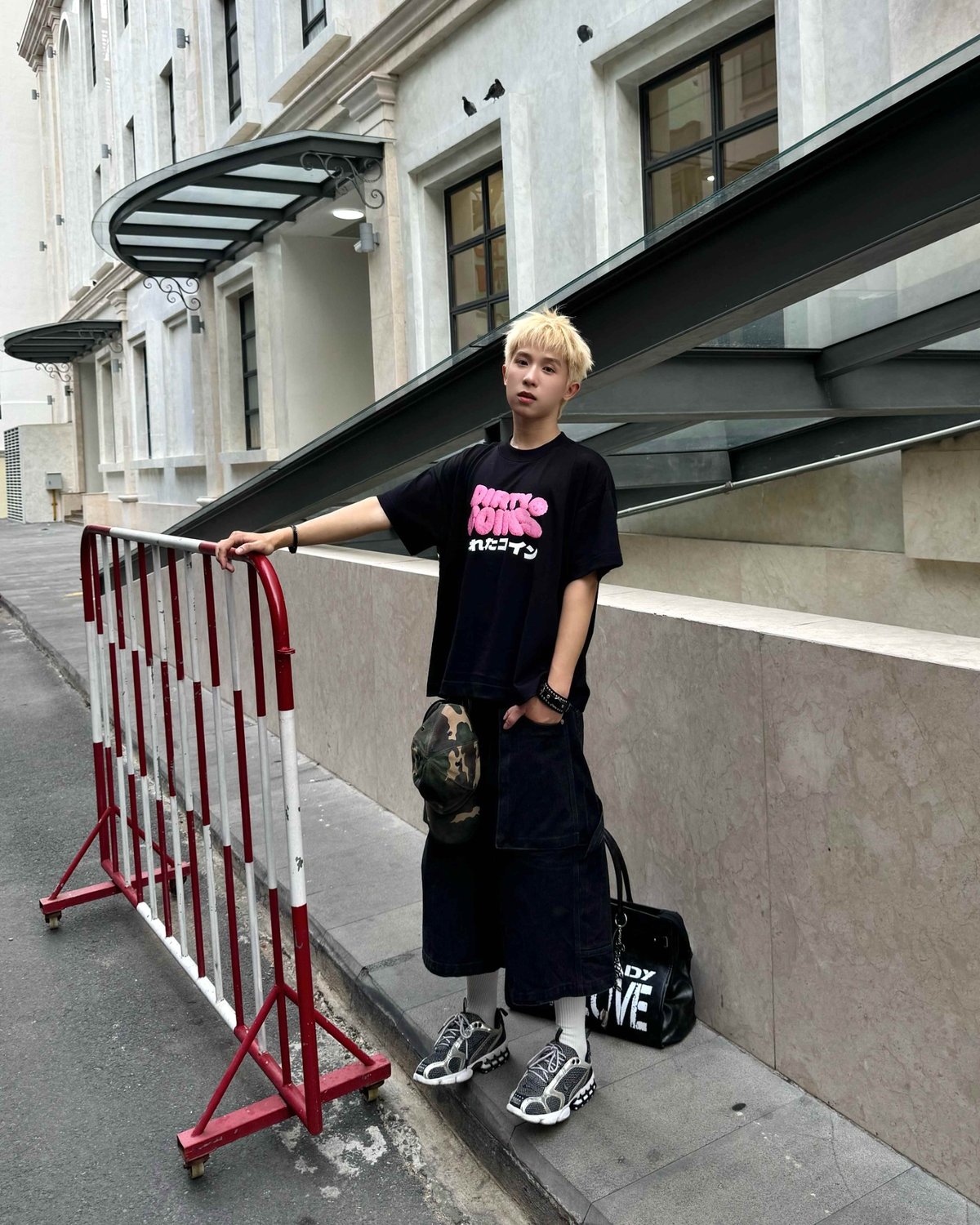 DIRTYCOINS Dico Fluffy Wavy Logo T-shirt