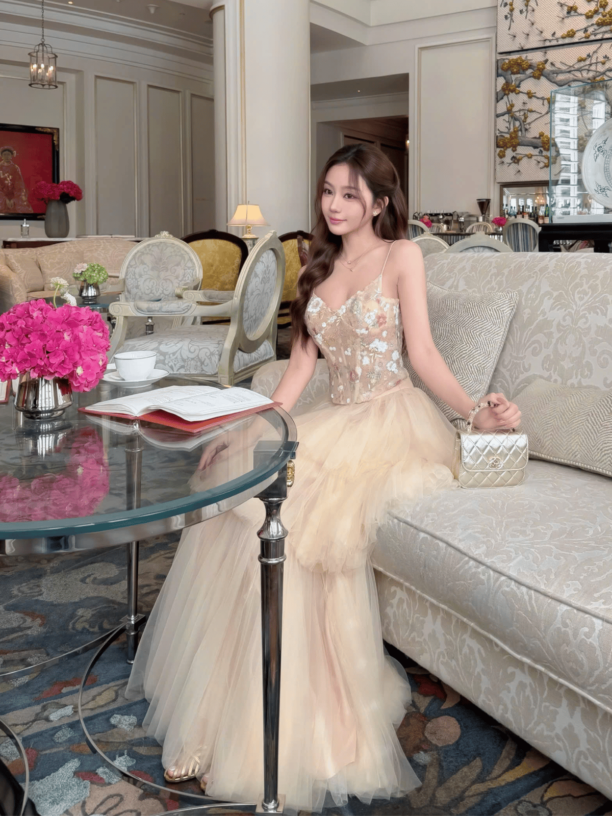 Tran Ali 碎花細肩帶短版上衣