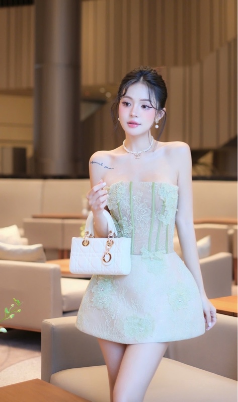 THAOBIBI 花卉蕾絲抹胸短裙