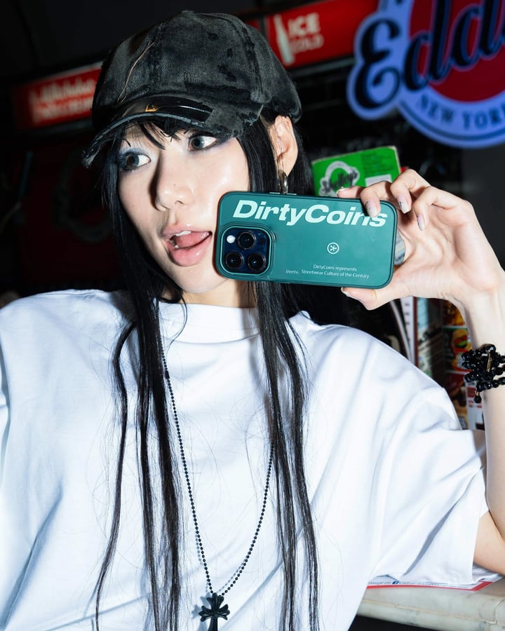 DirtyCoins iPhone 磨砂 Logo 款手機殼 - 綠色