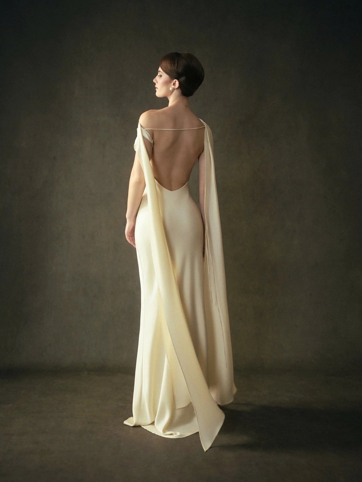 KISSERINE CONSTANCE DRESS 優雅修身絲緞露背長裙