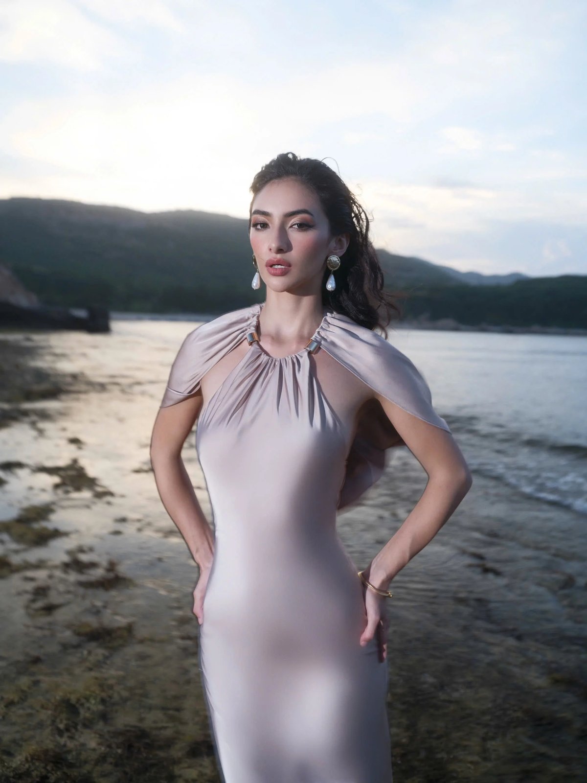 KISSERINE Arabella Satin Halter Neck Dress 緞面掛脖式長裙
