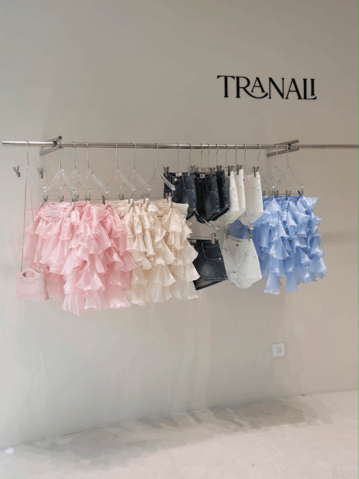 Tran Ali 牛仔短褲