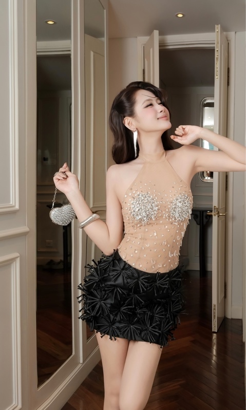 THAOBIBI 珠飾透視掛脖連身短裙