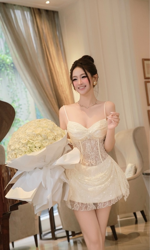 THAOBIBI 精緻蕾絲吊帶小禮服