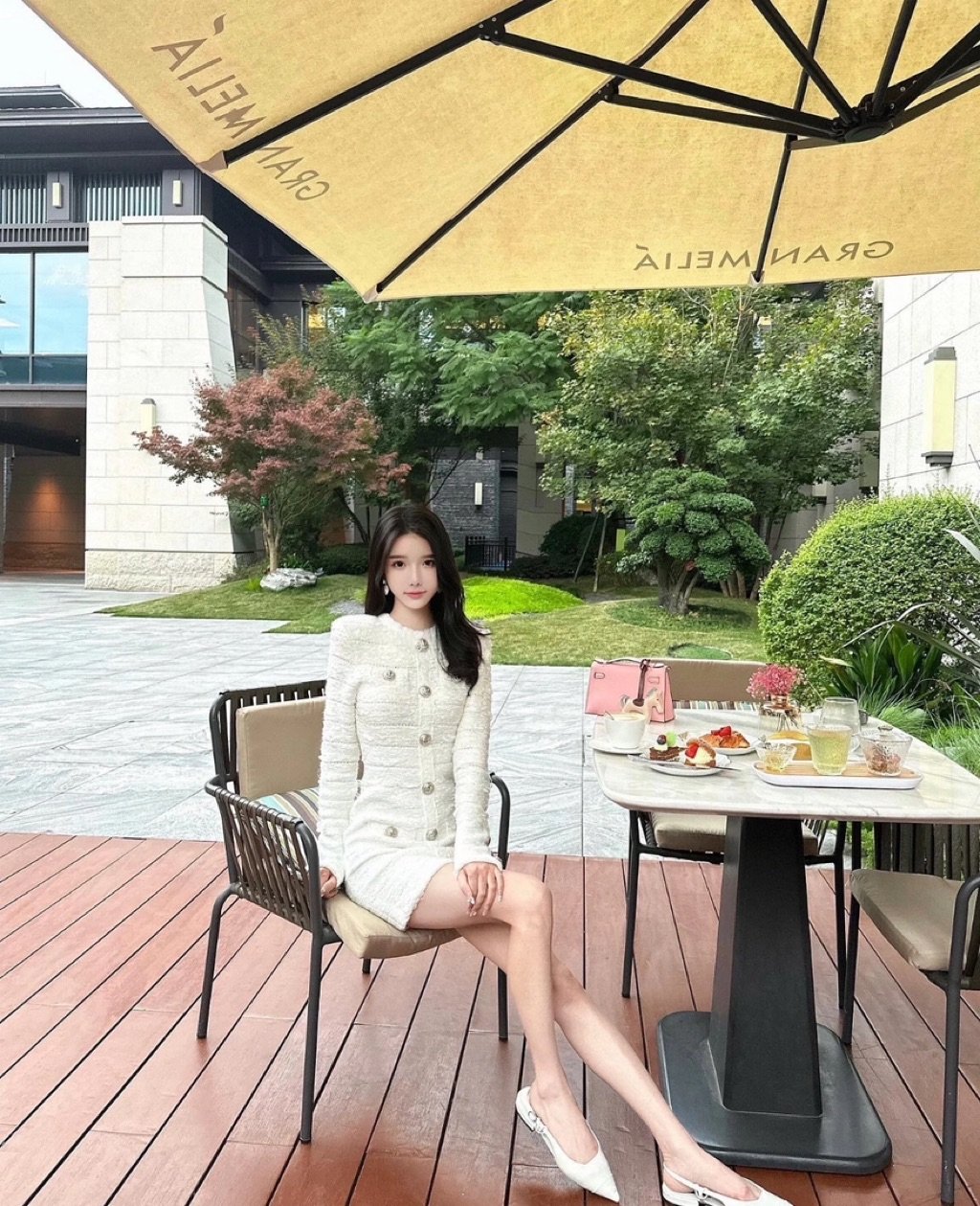 VSOCOOL Edit WHITE AIRI DRESS