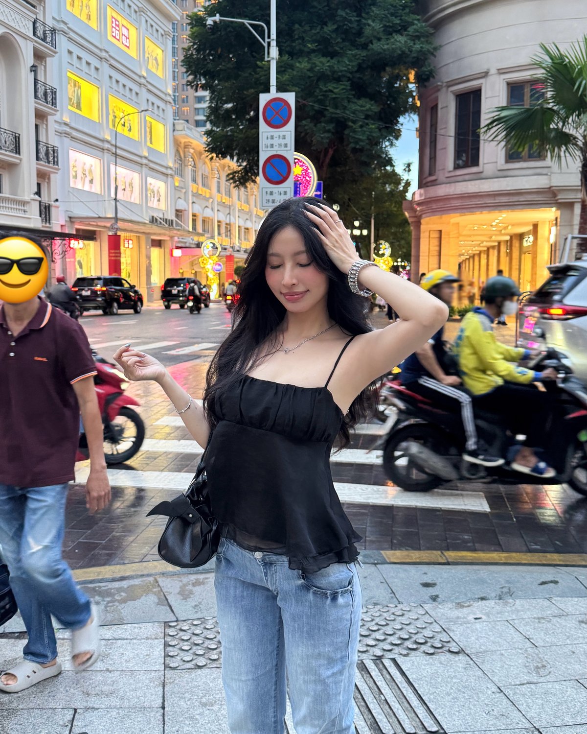 Emilie Stacy Top 黑色吊帶褶皺上衣