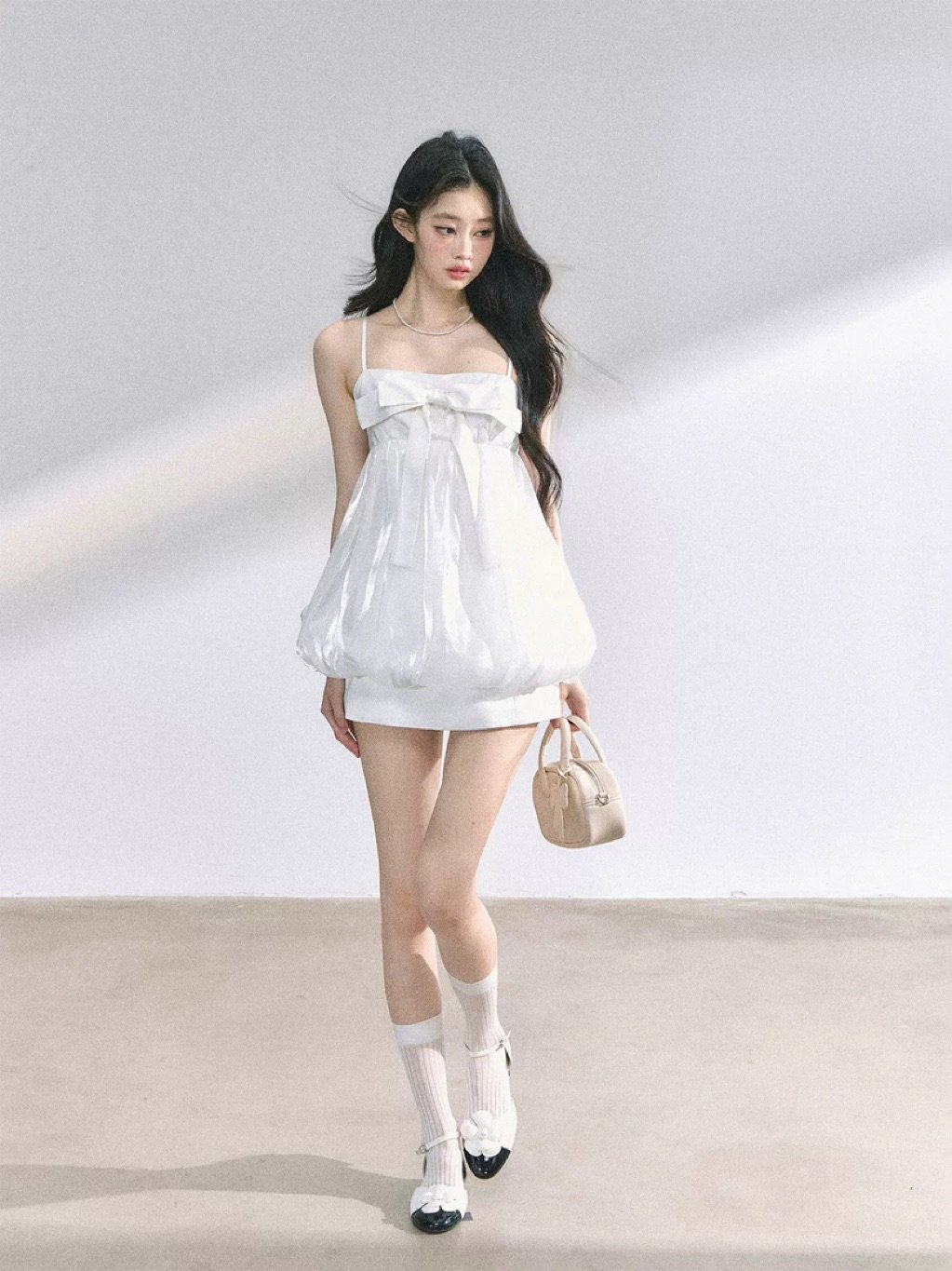 Shaoyeyan Alyn White Bow Spaghetti Strap Mini Dress