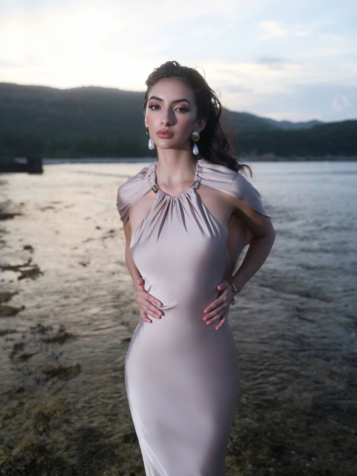 KISSERINE Arabella Satin Halter Neck Dress 緞面掛脖式長裙