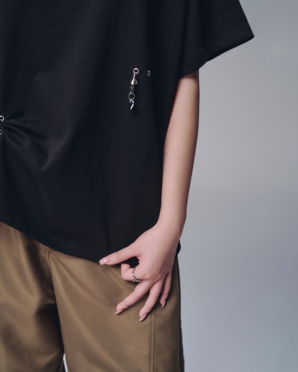 Bunnyhill BUNNY CHARM VER. Loose Fit T-Shirt (Black)
