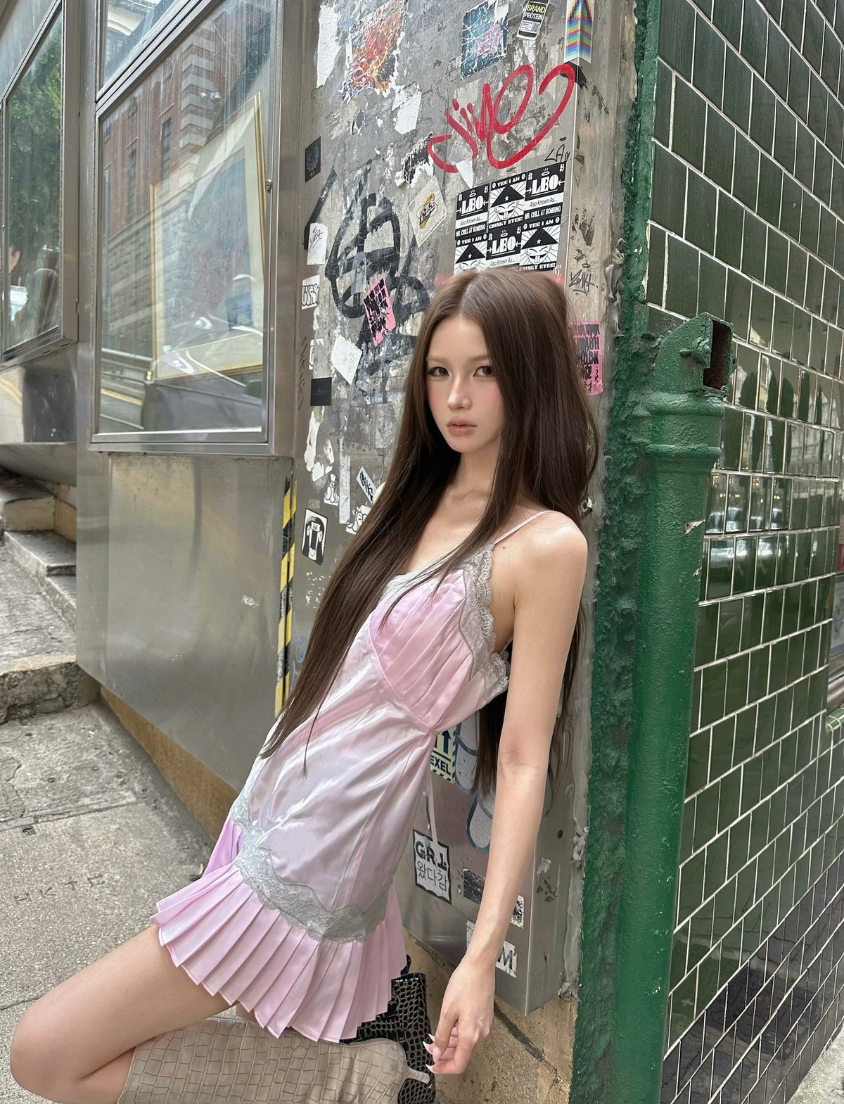 Bandarsaya Chloe 閃亮翅膀露背連身裙