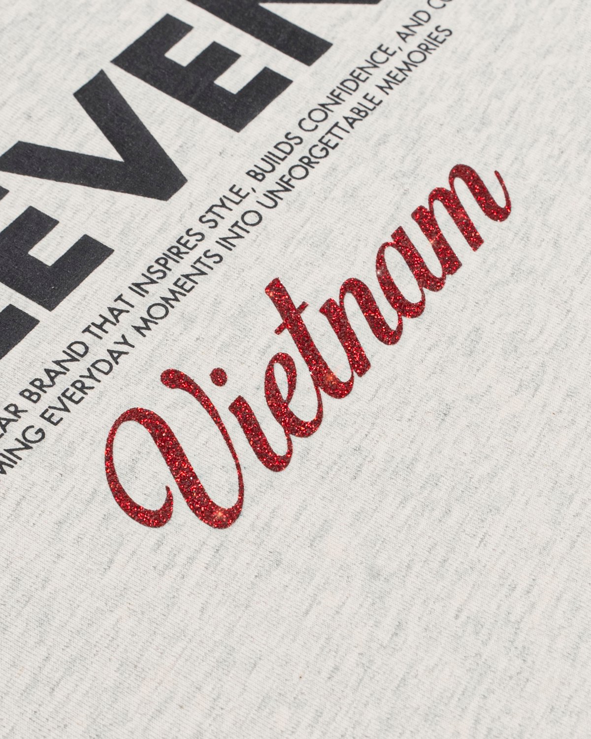 Levents® Vietnam Edition 長袖 Boxy 版型 T-shirt