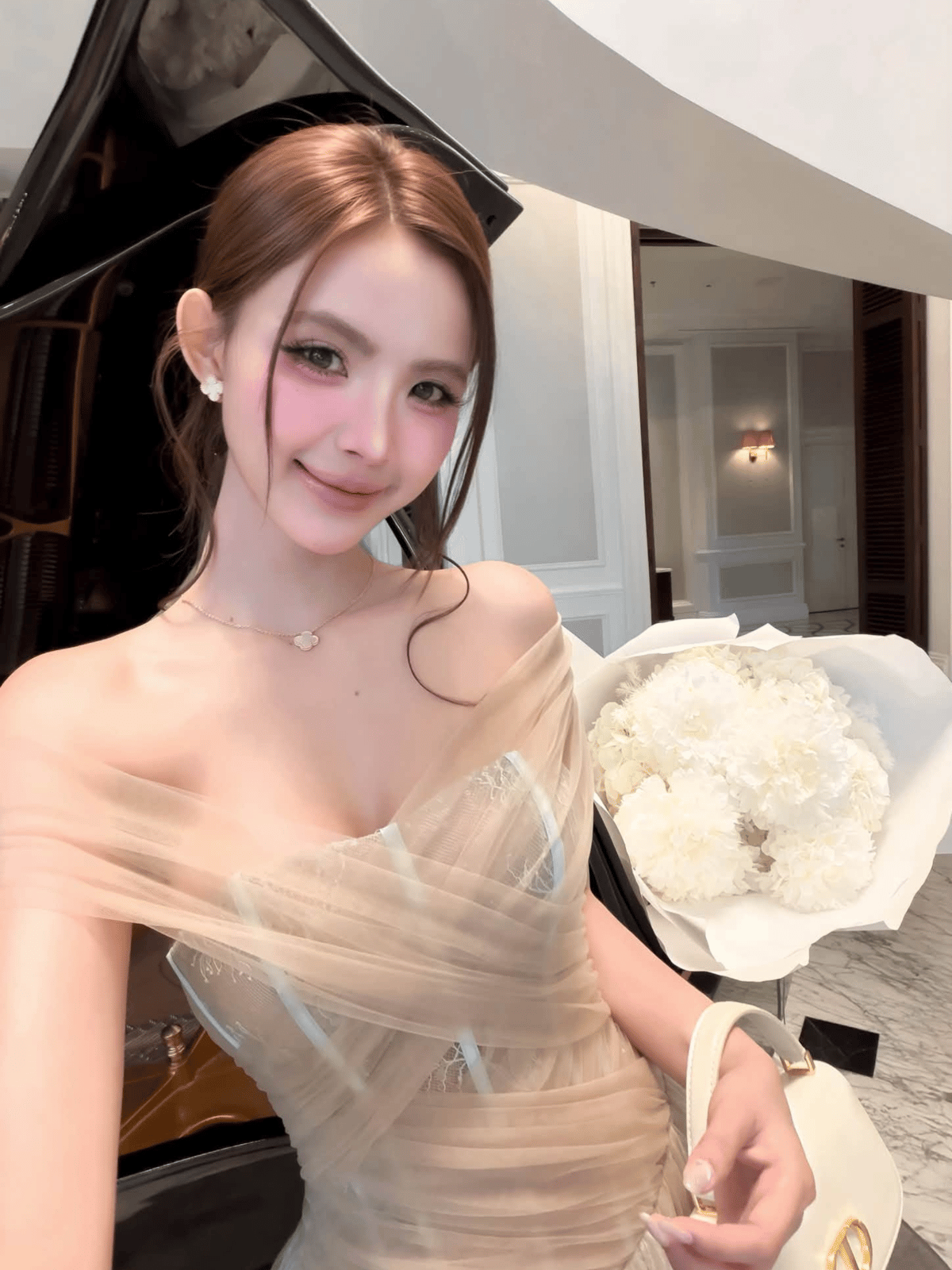 Tran Ali 蕾絲透視交叉褶皺長裙