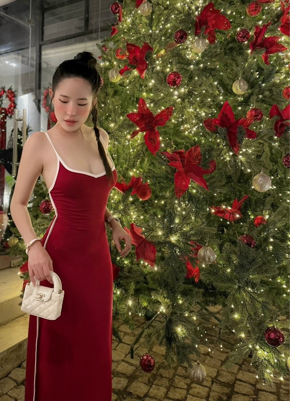 THAOBIBI Bodycon Contrast Trim Maxi Dress